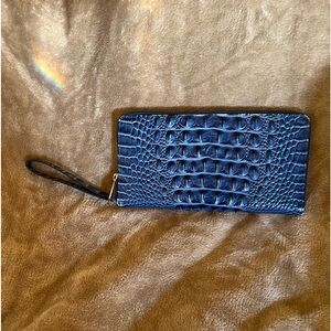 Brahmin Blue Bonnet wristlet